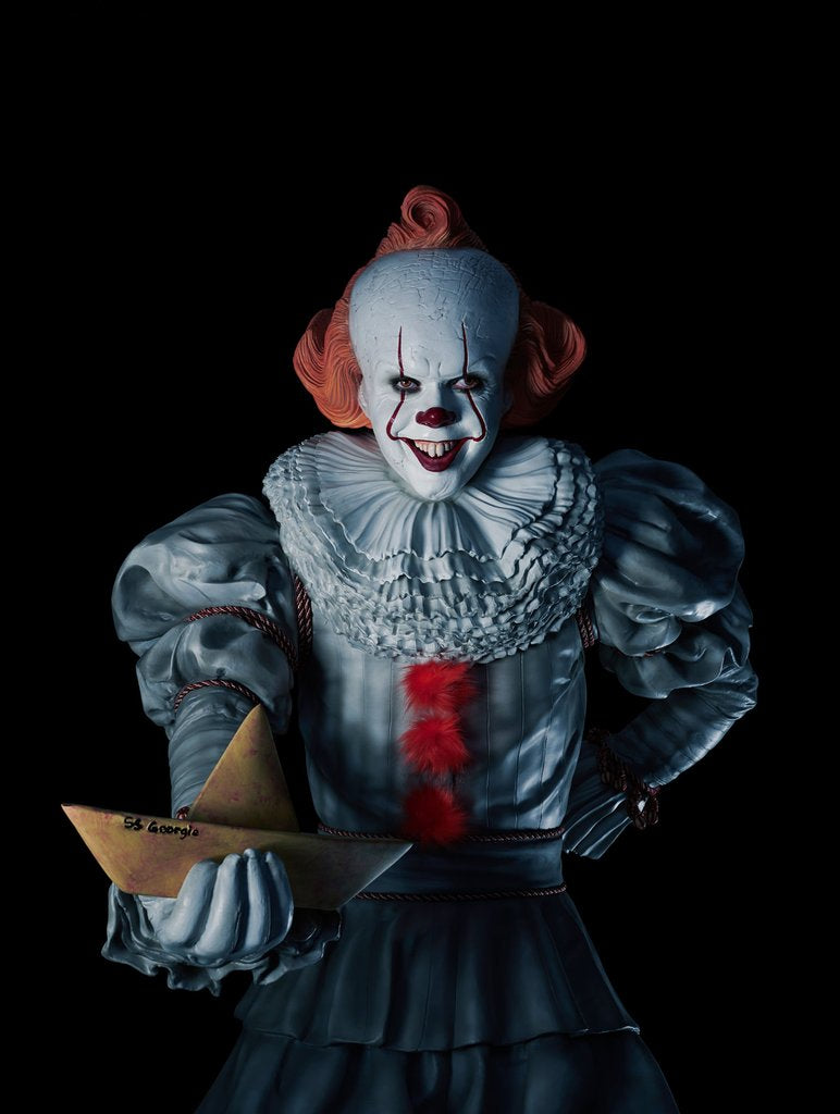 IT CHAPTER 2: LIFESIZE “PENNYWISE” STATUE