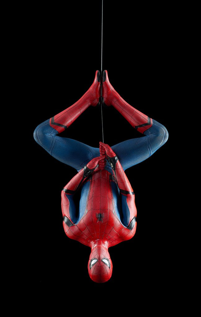 SPIDER-MAN: HOMECOMING - "SPIDER-MAN" LIFE-SIZE STATUE, hanging version